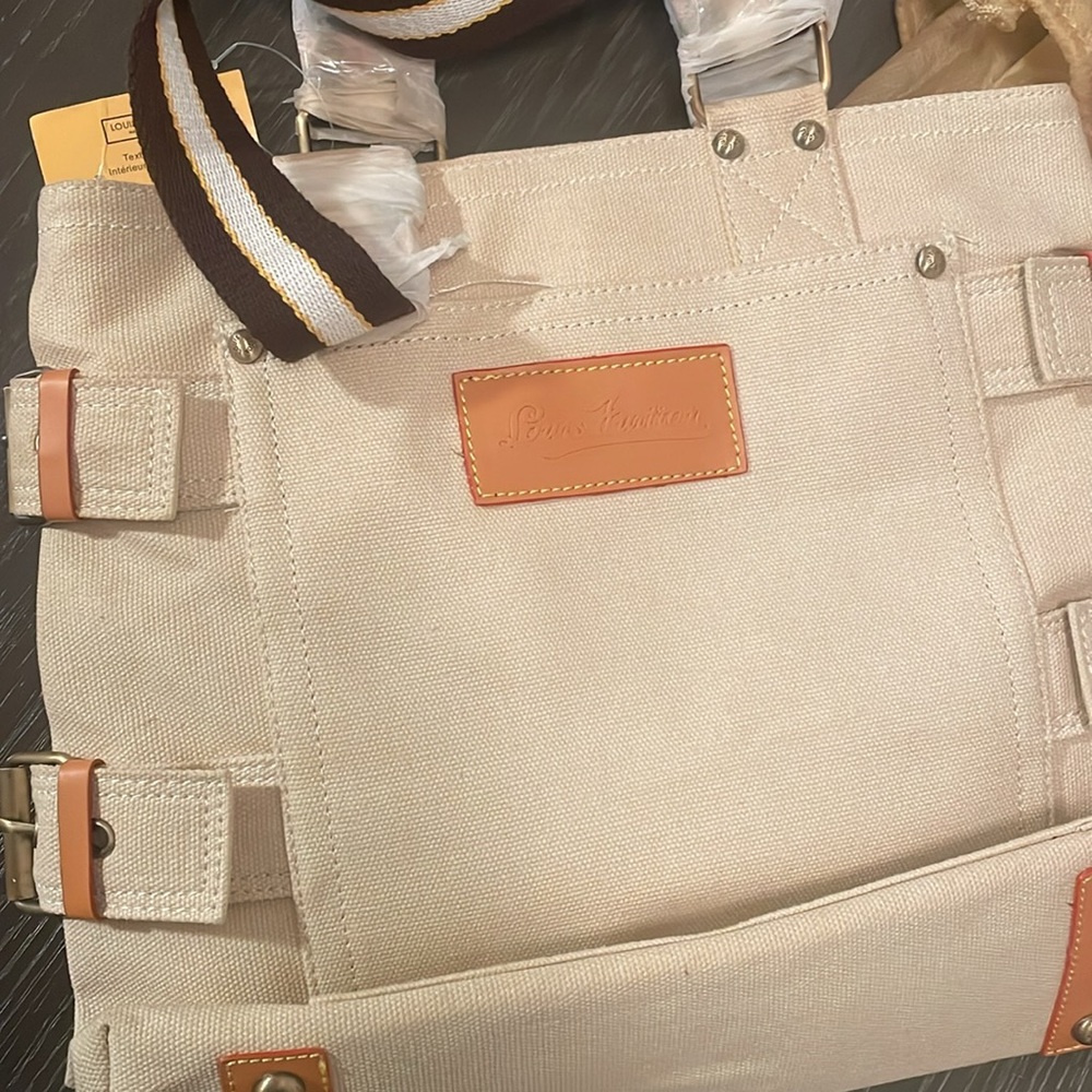Louis Vuitton Globe Shopper Cabas PM Tote Bag
NWT - Picture 8 of 15